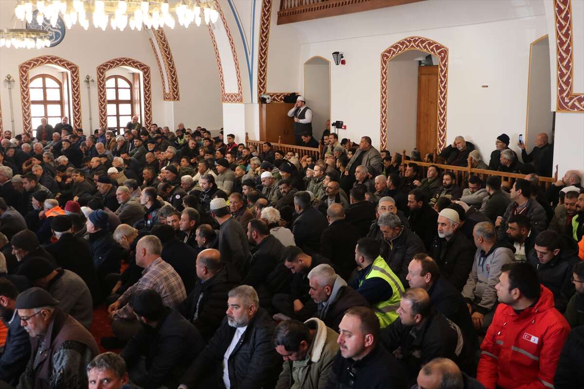 Konya ayağa kaldırdı! Habibi Neccar’da 3 yıl sonra ilk cuma 16